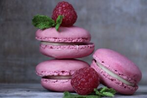 macarons, raspberries, pastries-2548818.jpg